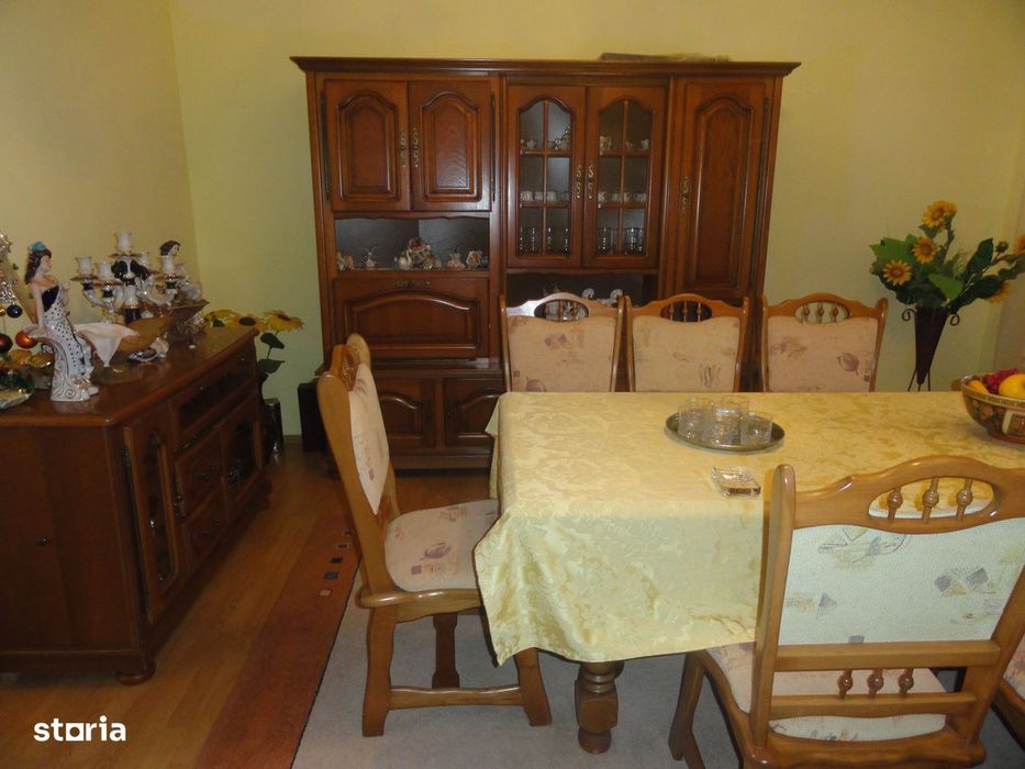 Casa solida din caramida 5 camere, teren 1278 mp Micalaca strada larga