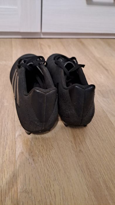 Футболни обувки Adidas  номер  41.5