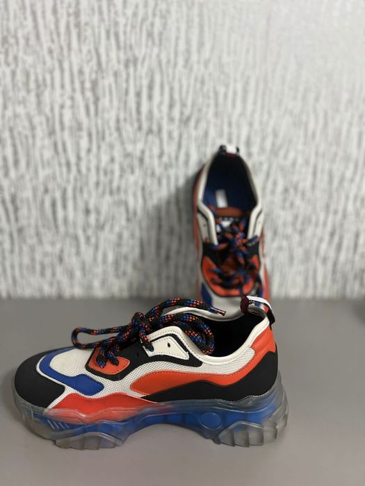 Adidași Tommy ediție limitată