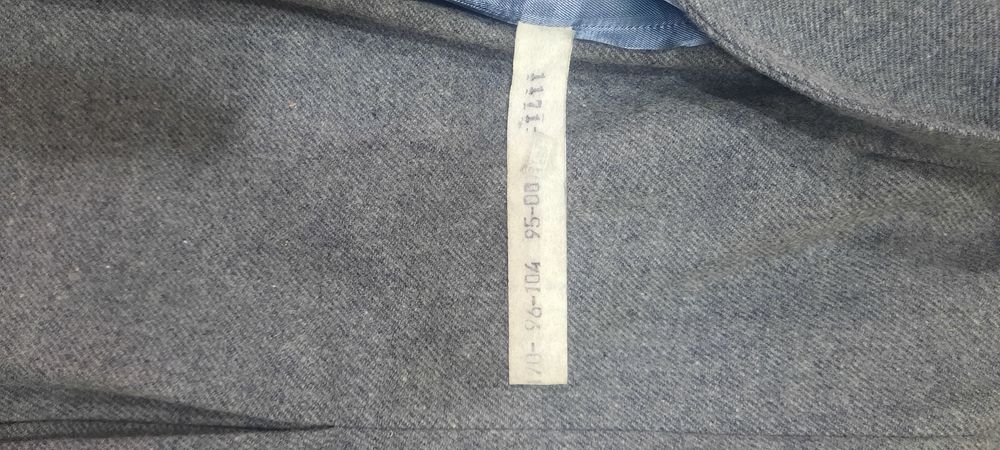 Продаю новый костюм женский