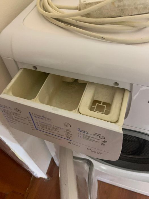 Indesit WISE 10 (CSI)  стиралка