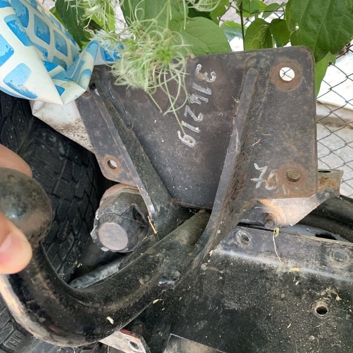 Теглич за Опел Астра Ф / огледало рено клио/ тампон мазда 626