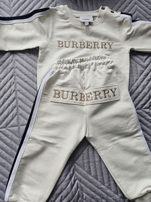 Бебешки анцуг Burberry