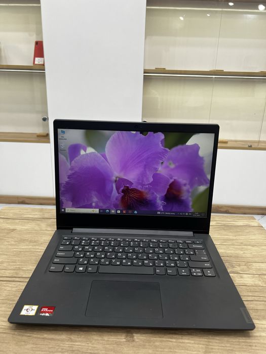 Ноутбук Lenovo V14-ADA