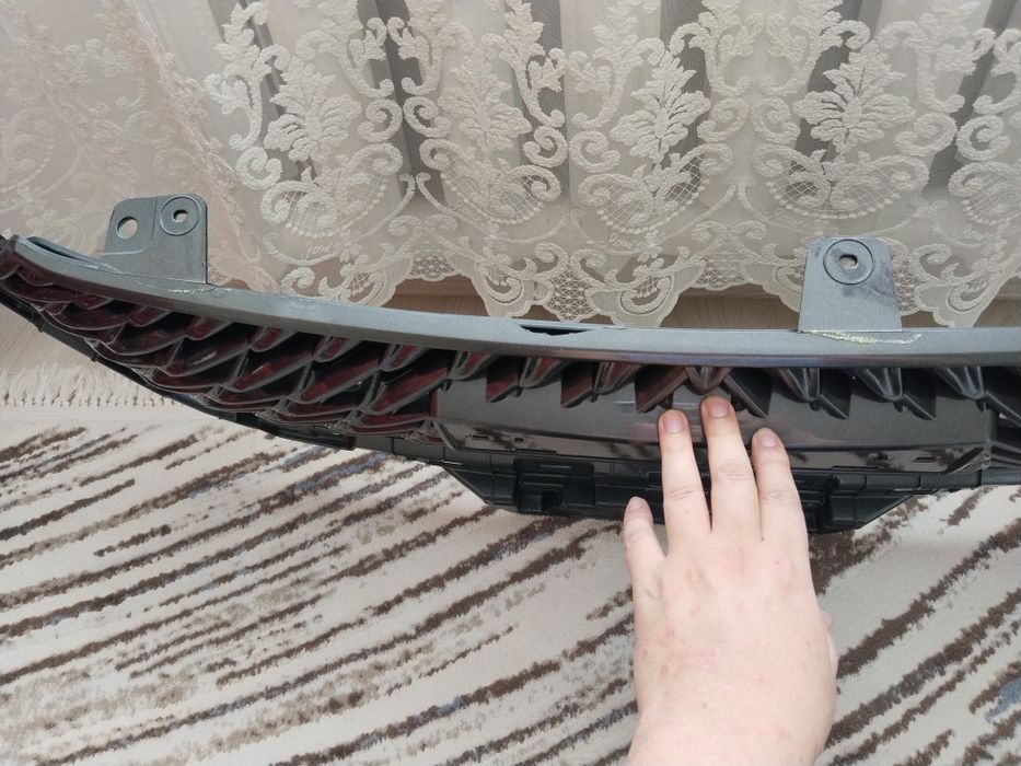 Продам решетку радиатора на Haval M6