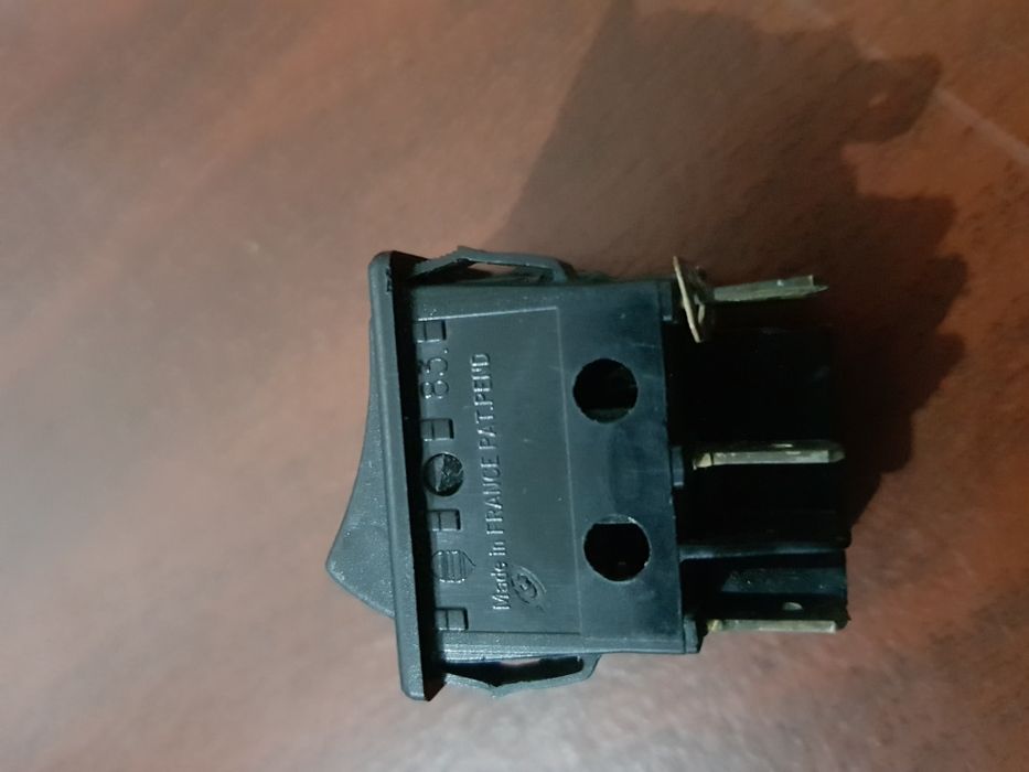 Кнопка трехконтактный производство Франция