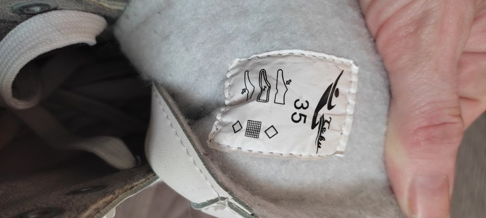 Коньки фигурные  35 размер