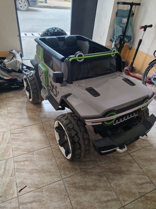 Продаю детскую машину