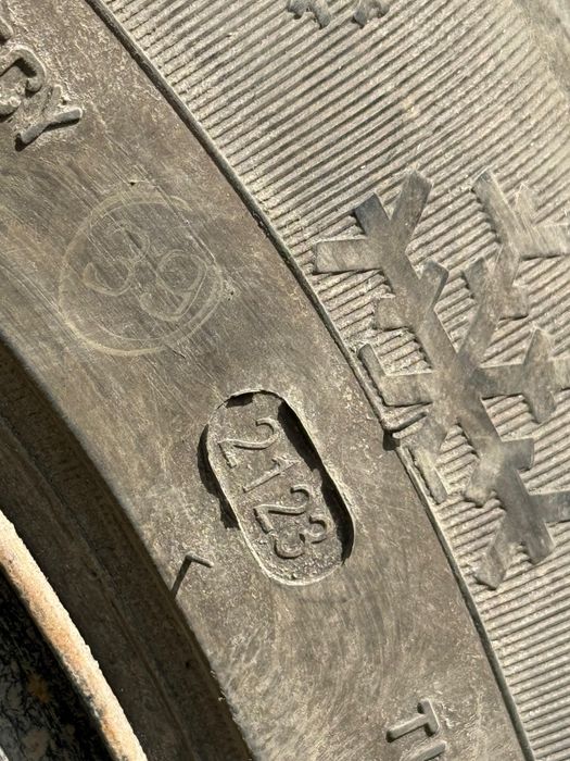 Продам комплект зимней резины в сборе