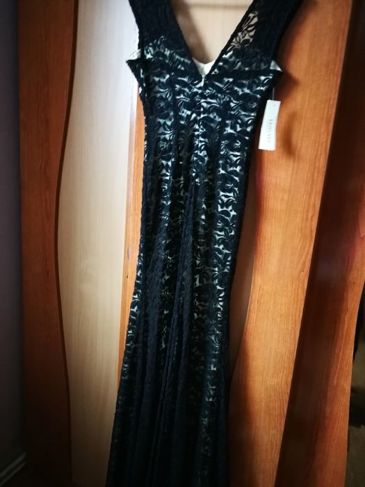 Rochie de seara, cu dantela.