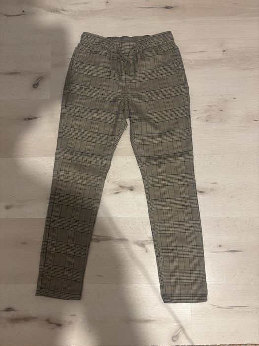 Pantaloni de  costum H&M pentru băieți 9-10 ani mărimea 140
