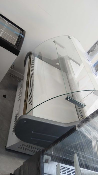 Витрины для бизнеса и дома