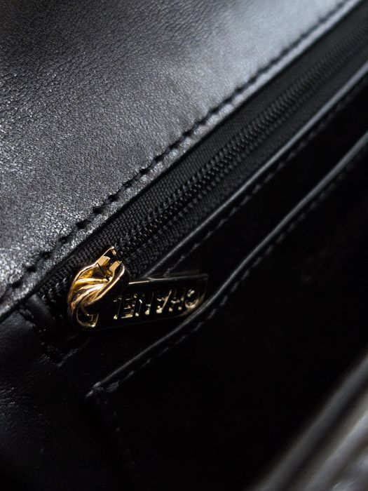 Оригинална Chanel Чанта от Естествена Агнешка Кожа Верифицирана с Чип