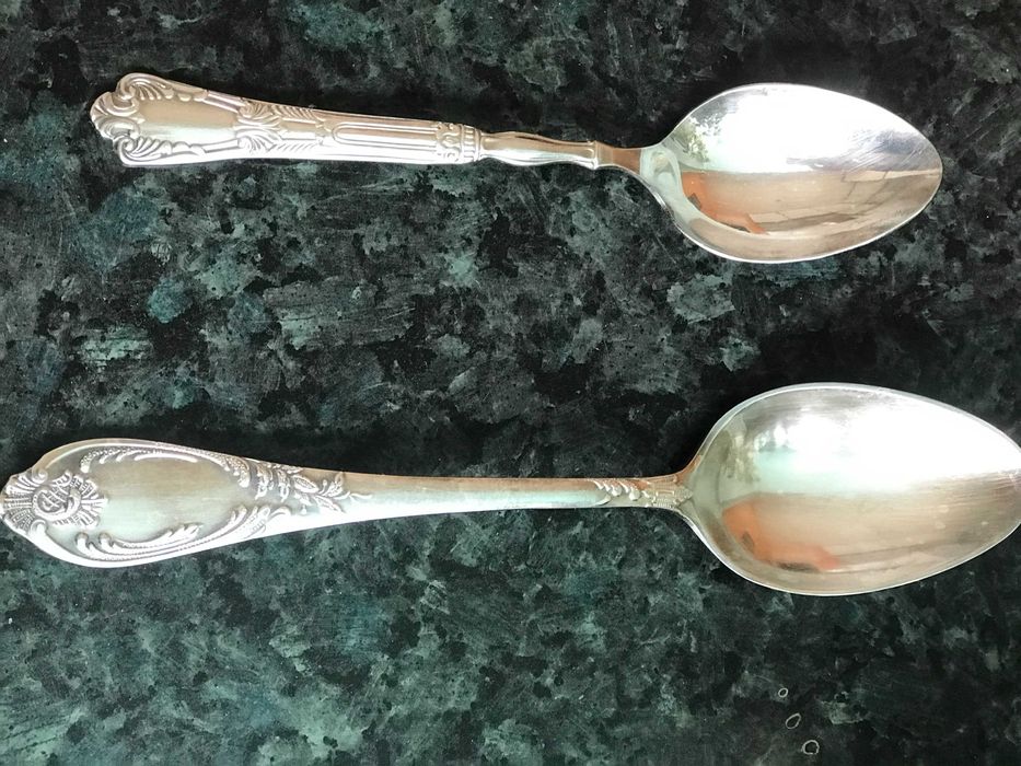 Красиви сребърни лъжици