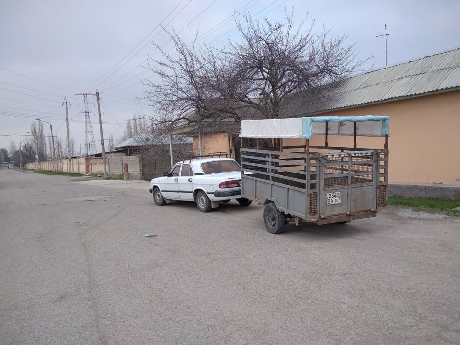Avtomobil va prisep birga sotiladi yurib turgan moshina