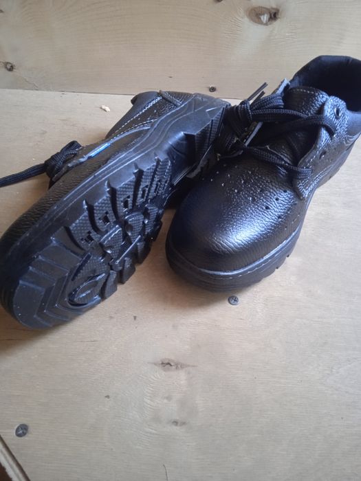 Ботинки кожаные летние профессиональные.