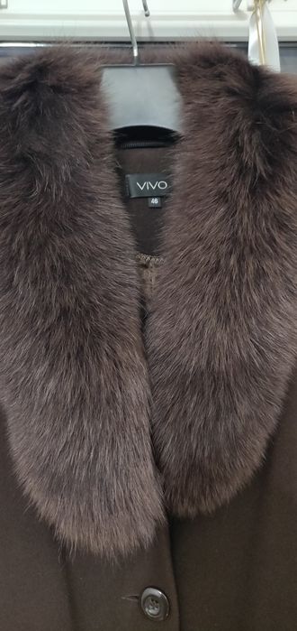 Palton maro cu guler din blană artificială