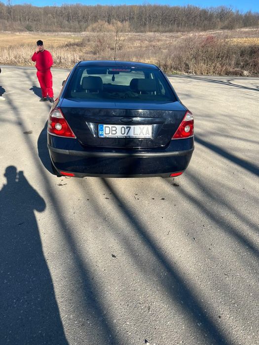 Vând sau schimb ford mondeo