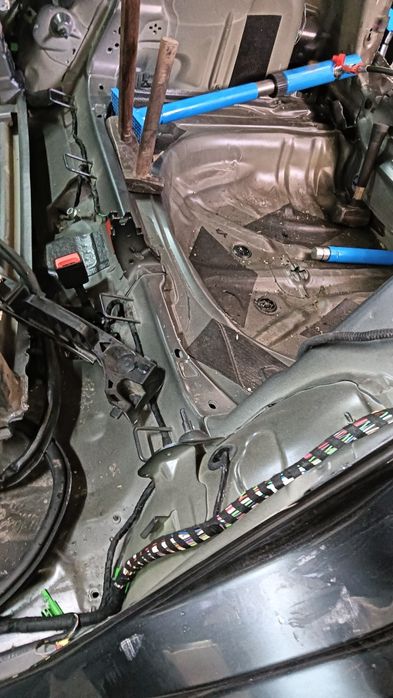 Tinichigerie auto vopsitorie la cuptor