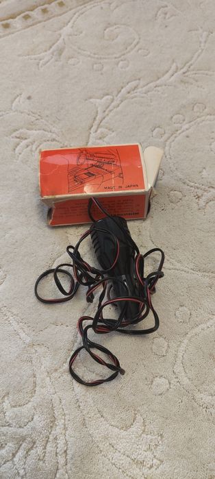 Încărcător auto radio-caseta vintage!