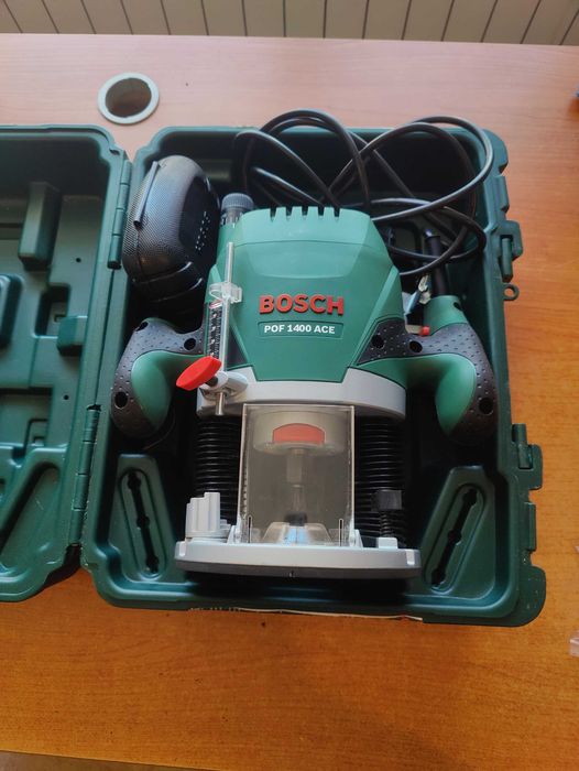 Bosch POF 1400 ACE 1400W – Оберфреза / Ръчна фреза + куфар + комплект фрезери