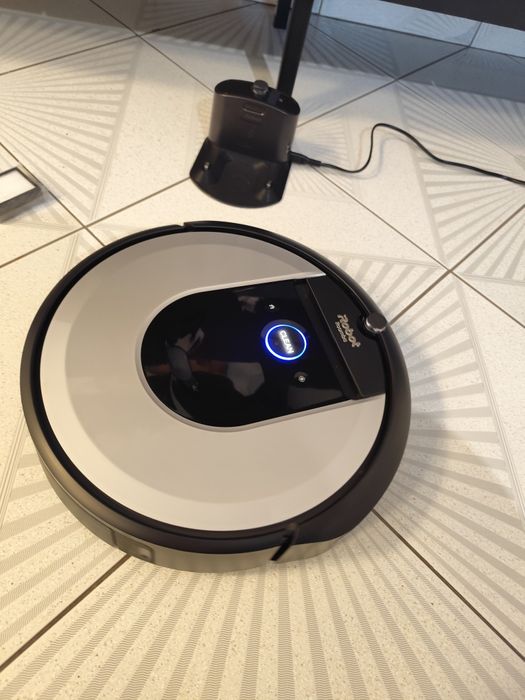 Aspirator robot iRobot Roomba i7 smart 80 min