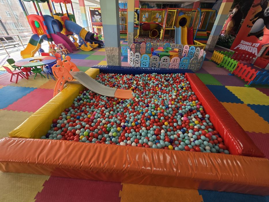 Детские площадки  Болалар майдончаси Карусели Горки Качели