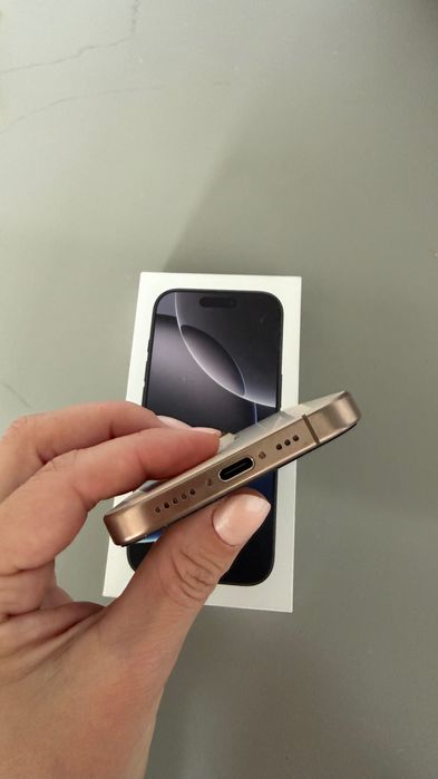 iPhone 16 pro 128 gb
