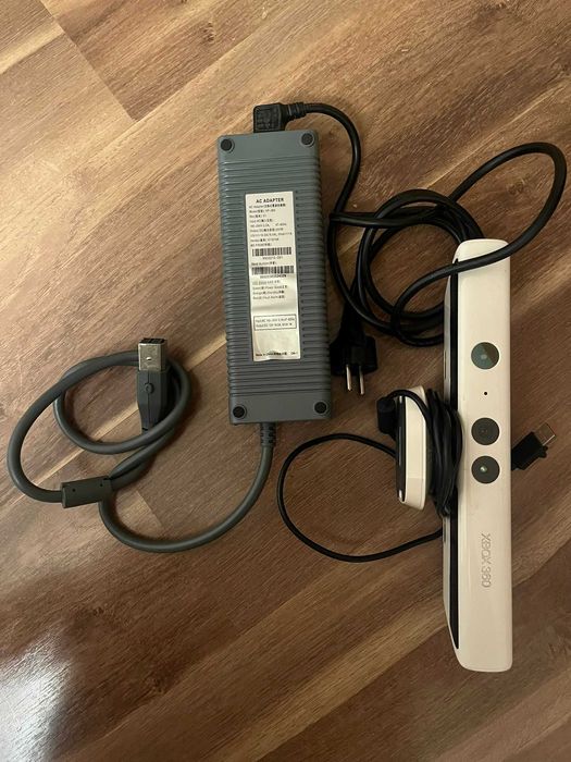 Xbox 360 2 controllere + kinect