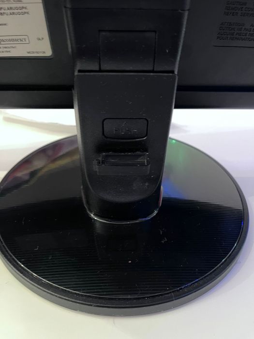 Монитор LG Flatron W2242S