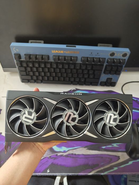 AMD Radeon RX 6800 XT