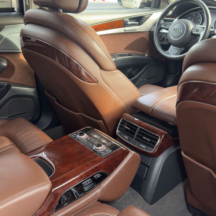 Audi A8 An .2011 motor 3.0d Quattro Led/Xenon. Trapa