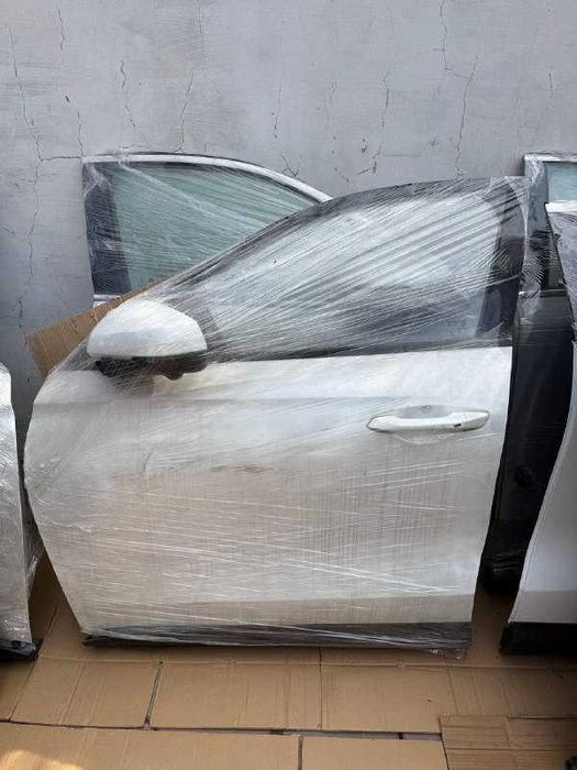 Дверь белый б/у оригинал Чанган Цс55+