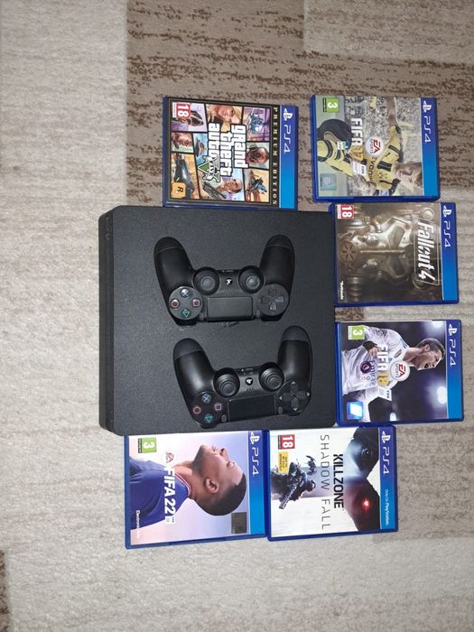 Vând PlayStation 4 in perfectă stare de funcționare.