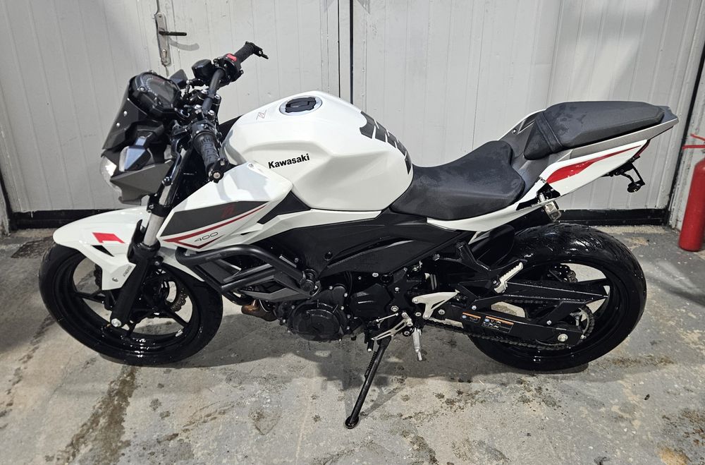 Kawasaki z400 avariat