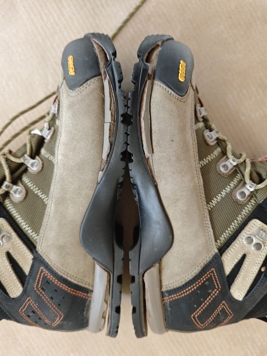 Продавам зимни обувки с gore-tex мембрана.