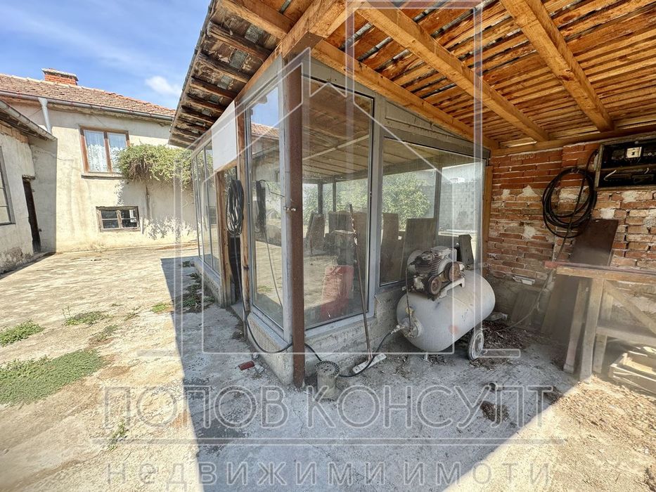 Дава се под наем Къща в с. Трилистник, Област Пловдив - 309 кв.м за 398.82 € - Снимка #3