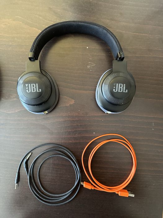 Беспроводные наушники JBL E55BT