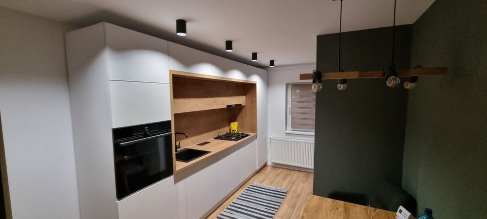 Apartament 3 camere de inchiriat