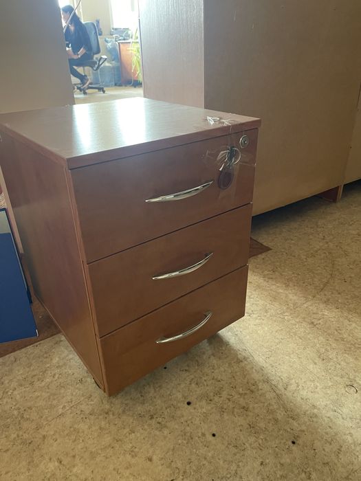 Тумбочки оофисные