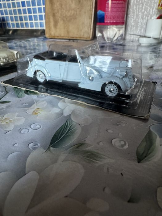 Масштабная модель-копия автомобиля