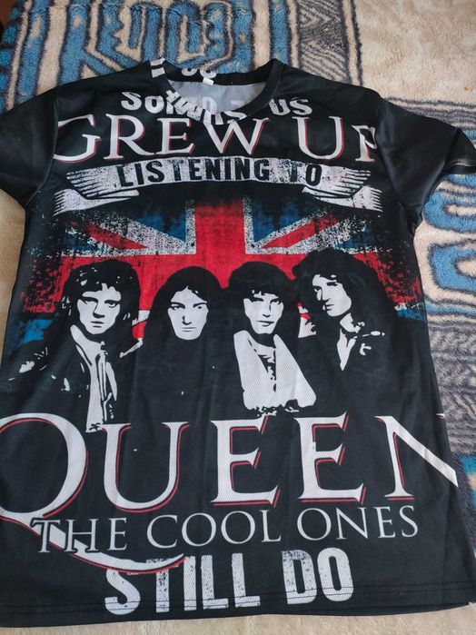 Tricou                Queen