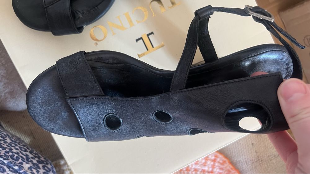 Продаю кожаные туфли