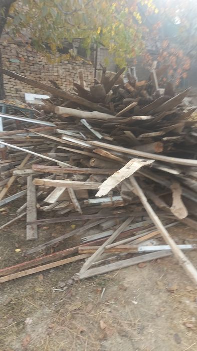 Продается дрова  самовывоз, объем где то 4 куб.