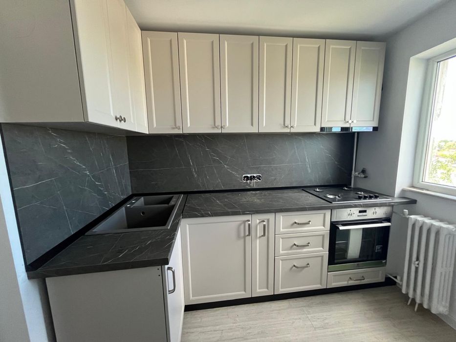 Mobila de bucatarie pe comanda.