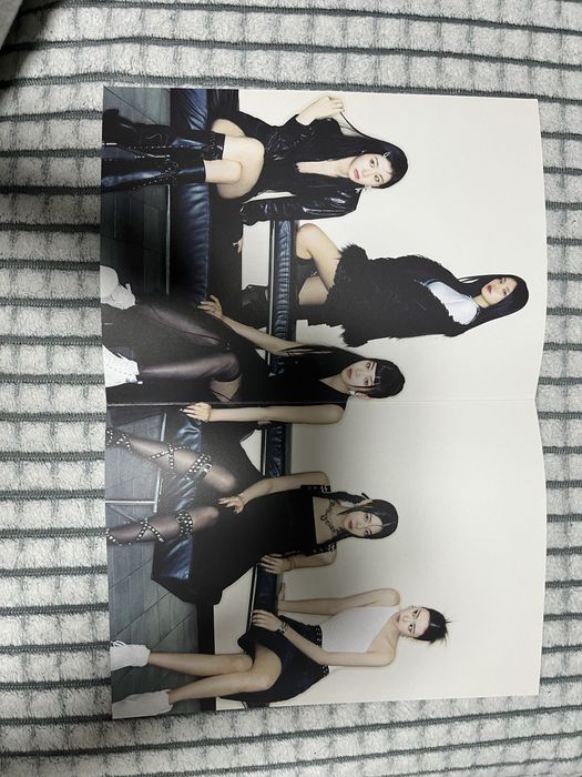 ОФФИЦИАЛЬНЫЙ постер itzy с альбома gold