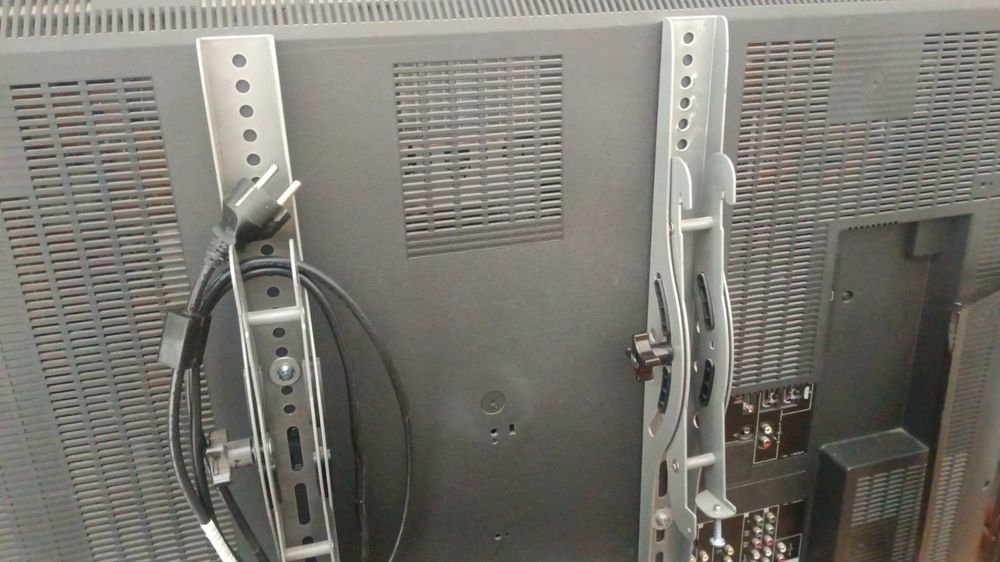 Срочно продам телевизор