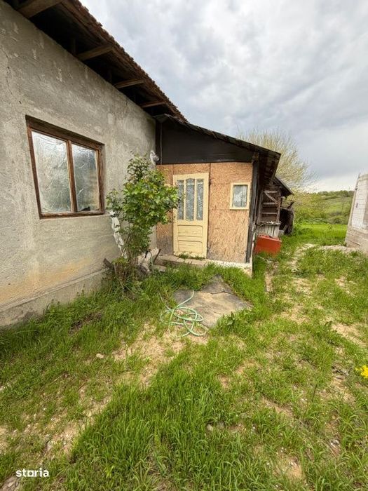 Casa de vanzare ,90 mp constructie ,teren 650mp ,str Rozelor,Filiasi
