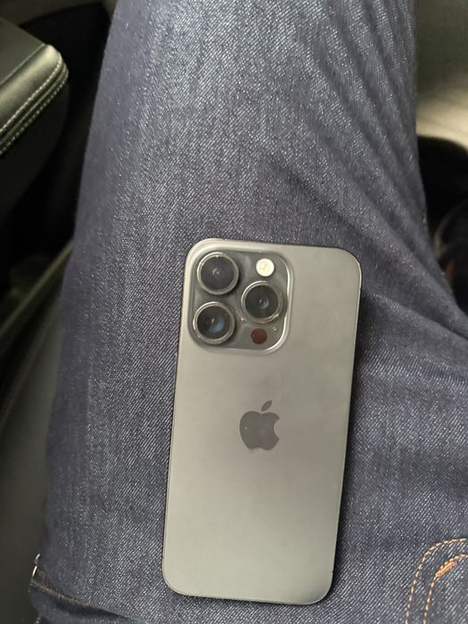 Iphone 15 pro продается срочно !!!