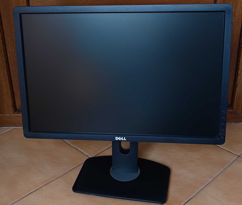 Monitor Profesional DELL P2213T, 22 Inch LED, 1680 x 1050, HDMI VGA, DVI, Display Port, USB